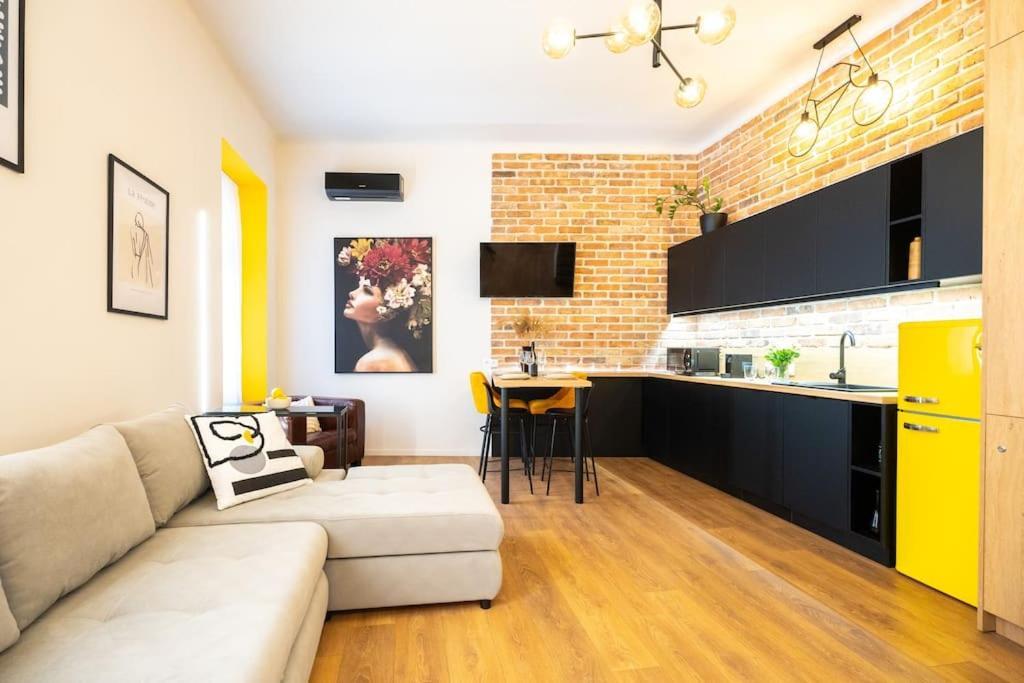 Апартаменты Hajos Trendy Mini Loft In The Center